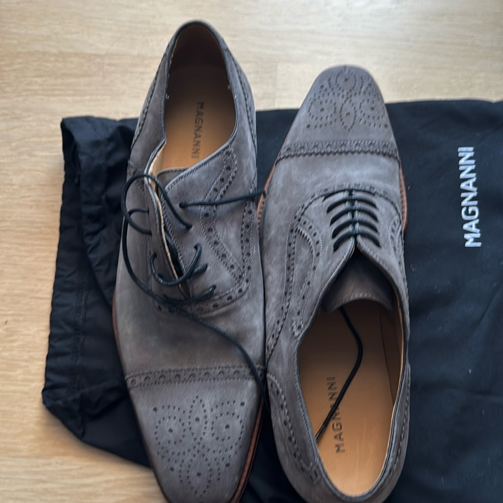 New gray Magnanni Men shoes No box
